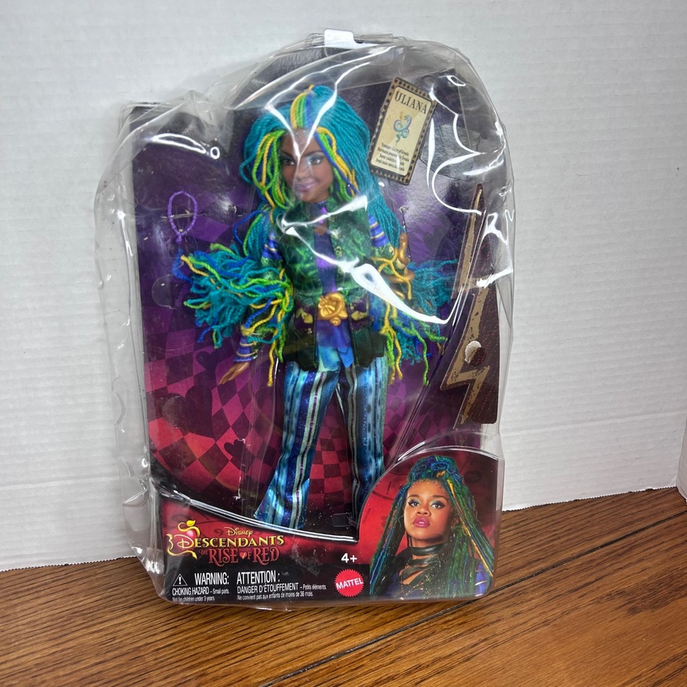 Disney Descendants The Rise of Red Uliana Doll Mattel HWT94 New Crushed Box